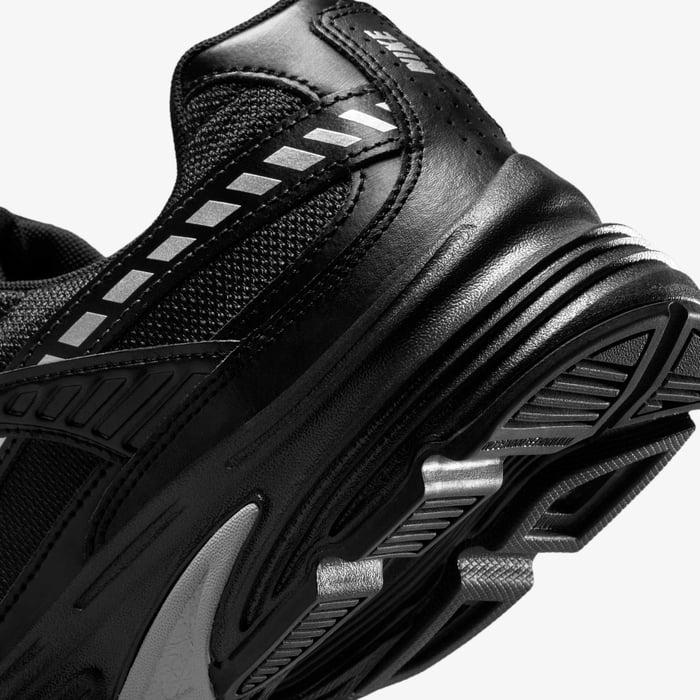 Nike Initiator