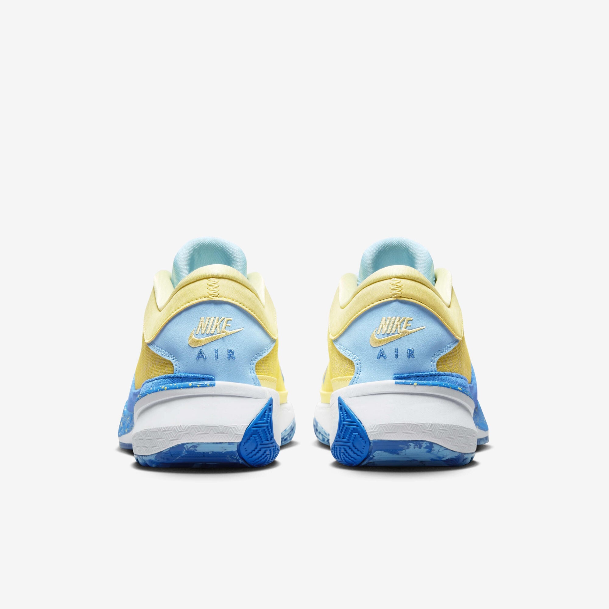 Nike  Giannis Freak 5 ( 38.5 )