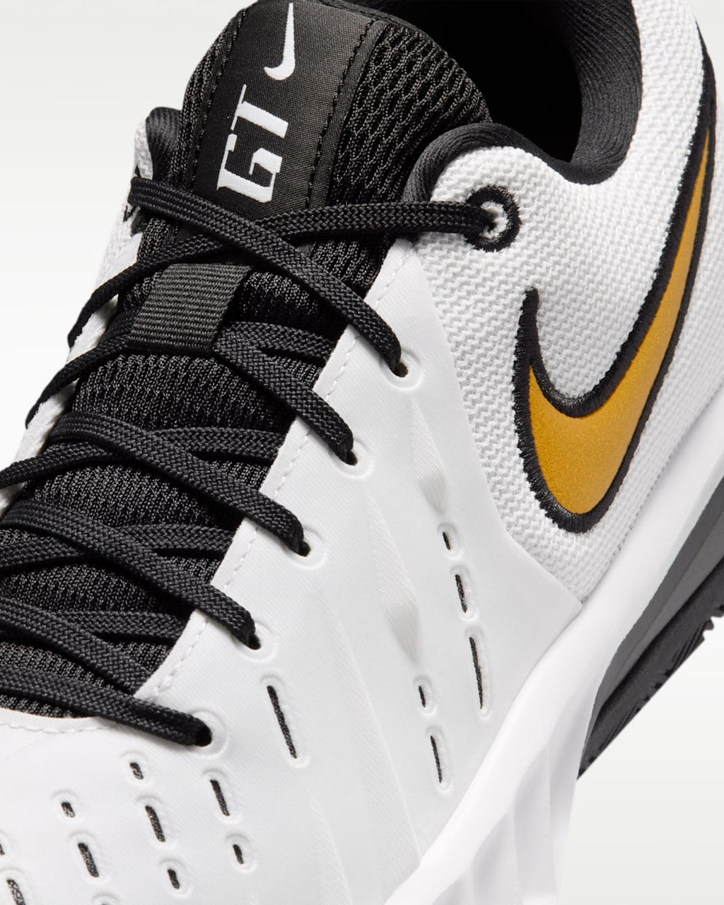 Nike G.T. Cut Academy 2 White