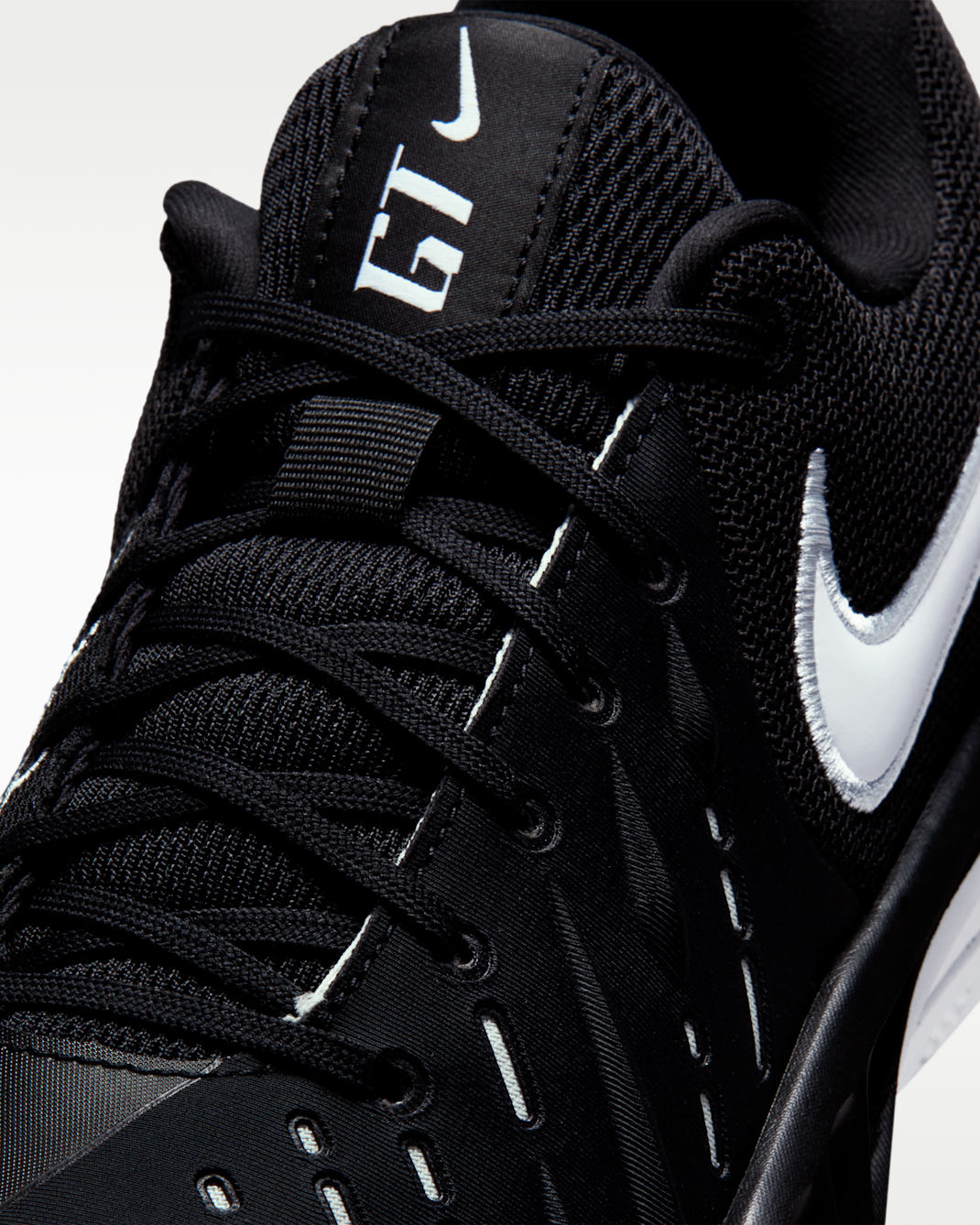 Nike G.T. Cut Academy 2 EP