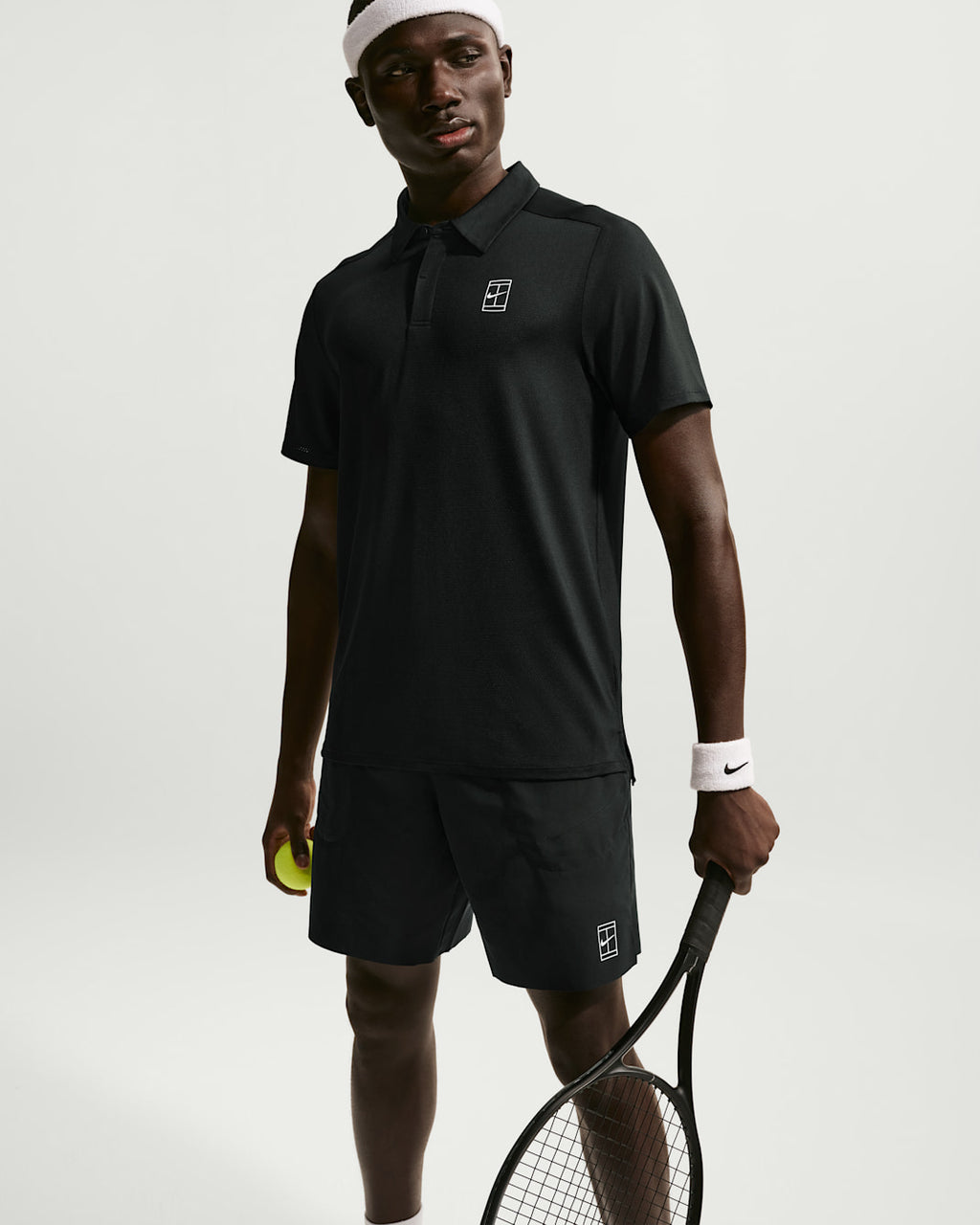 NikeCourt Advantage slim-fit