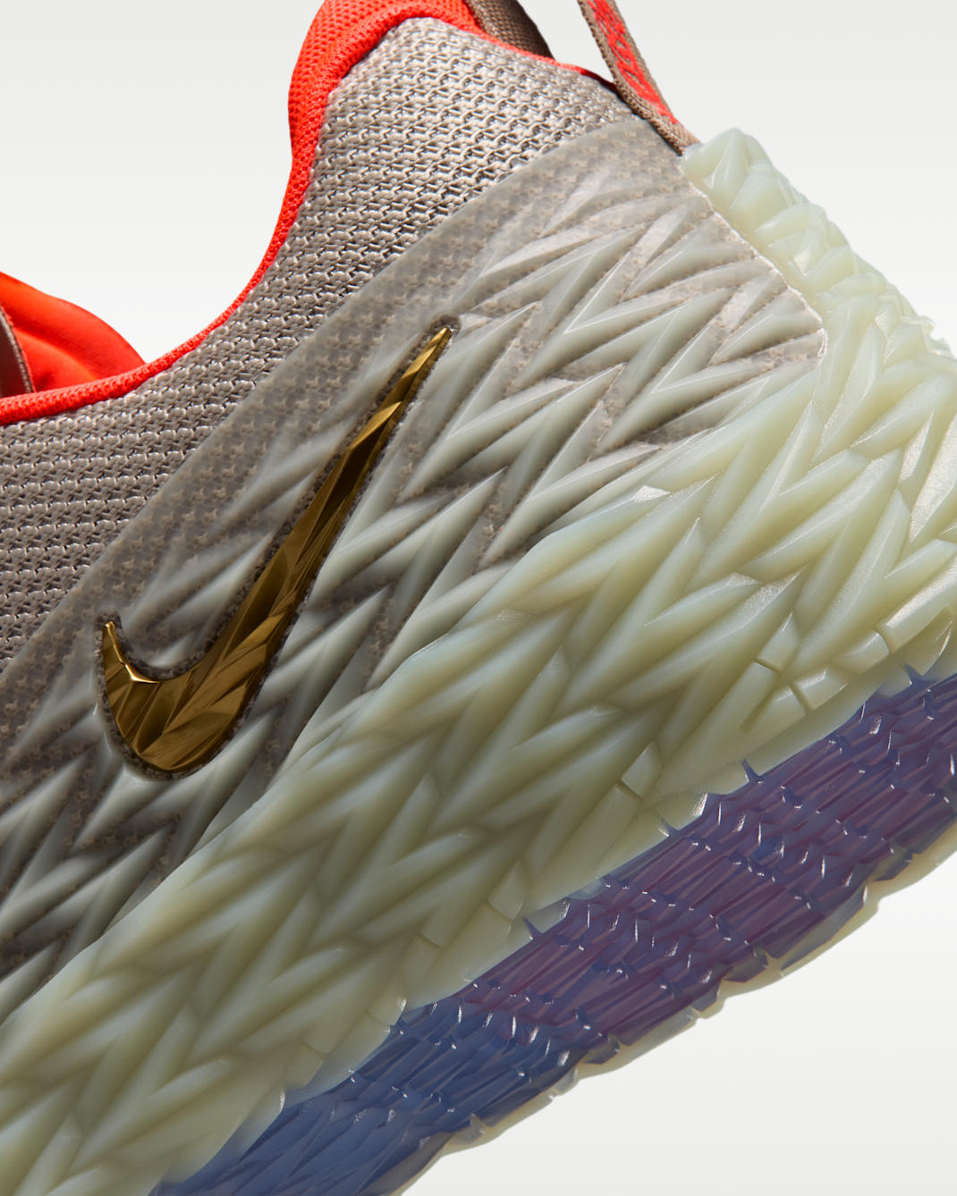 Nike S.T. Charge